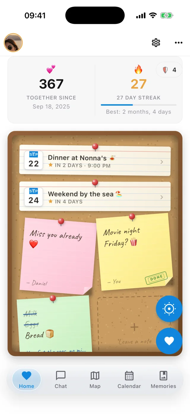 The Bini home screen: a day counter, a kiss streak and a cork board of shared sticky notes.